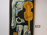 Ecuador Quito Guayasamin 2-06 Museo Guayasamin El Violinista Oswaldo Guayasam�n�s El Violinista (1966, The Violinist) is a large 184 x 69 cm painting of eh, a violinist.